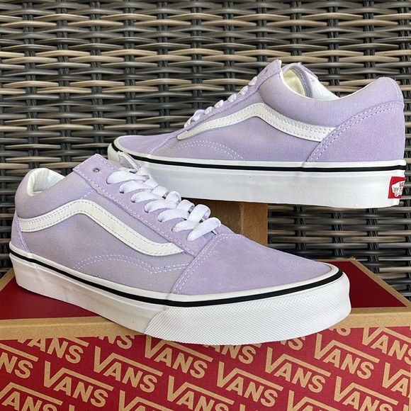 •Vans WMNS Old Skool Color Theory Purple Heath
VN0A5JMIZS0
Sneakers - Picture 3 of 16